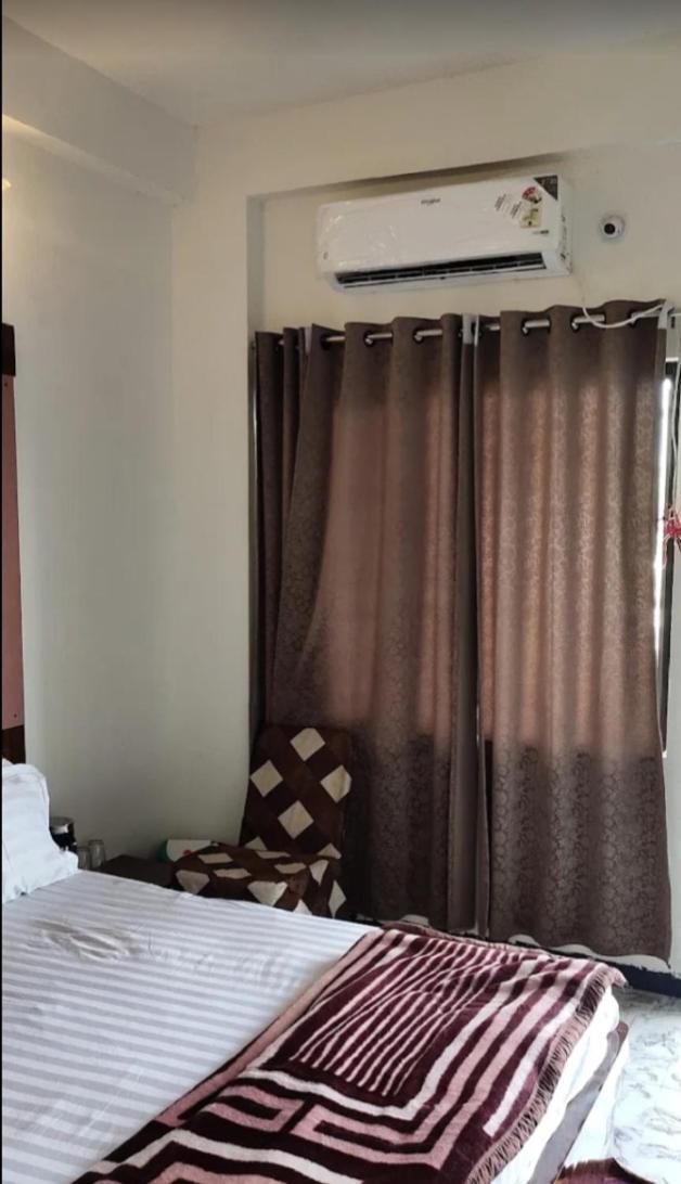 אויאיין Hotel Malhotra Palace מראה חיצוני תמונה
